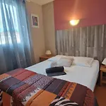 Magnifique Maison Familiale Au Mas Des Vignes F4 Tres Bien Equipee Dans De Privee Ideale Jusqu'a 8pers Terrasse, Clim, Grande Piscine D'ete Et Piscine Chauffee L'hiver Parking Privatif Gratuit 펜션 *