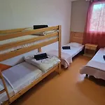 Magnifique Maison Familiale Au Mas Des Vignes F4 Tres Bien Equipee Dans De Privee Ideale Jusqu'a 8pers Terrasse, Clim, Grande Piscine D'ete Et Piscine Chauffee L'hiver Parking Privatif Gratuit * Calvisson