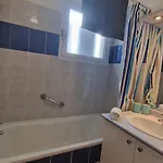 Magnifique Maison Familiale Au Mas Des Vignes F4 Tres Bien Equipee Dans De Privee Ideale Jusqu'a 8pers Terrasse, Clim, Grande Piscine D'ete Et Piscine Chauffee L'hiver Parking Privatif Gratuit *