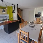 Magnifique Maison Familiale Au Mas Des Vignes F4 Tres Bien Equipee Dans De Privee Ideale Jusqu'a 8pers Terrasse, Clim, Grande Piscine D'ete Et Piscine Chauffee L'hiver Parking Privatif Gratuit 펜션 칼비송