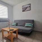 Magnifique Maison Familiale Au Mas Des Vignes F4 Tres Bien Equipee Dans De Privee Ideale Jusqu'a 8pers Terrasse, Clim, Grande Piscine D'ete Et Piscine Chauffee L'hiver Parking Privatif Gratuit 펜션