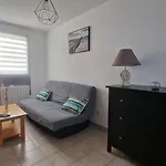 펜션 Magnifique Maison Familiale Au Mas Des Vignes F4 Tres Bien Equipee Dans De Privee Ideale Jusqu'a 8pers Terrasse, Clim, Grande Piscine D'ete Et Piscine Chauffee L'hiver Parking Privatif Gratuit