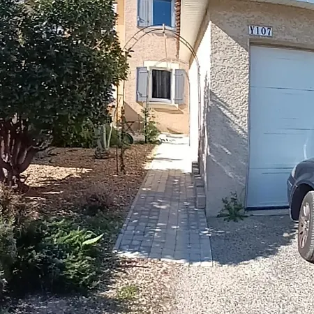 Magnifique Maison Familiale Au Mas Des Vignes F4 Tres Bien Equipee 8pers Terrasse, Clim, Grande Piscine D'ete Et Piscine Chauffee L'hiver Parking Gratuit Vakantiehuis *