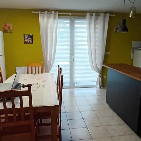 Magnifique Maison Familiale Au Mas Des Vignes F4 Tres Bien Equipee 8pers Terrasse, Clim, Grande Piscine D'ete Et Piscine Chauffee L'hiver Parking Gratuit Calvisson