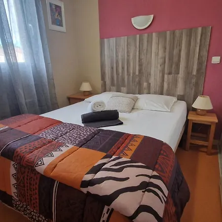 Magnifique Maison Familiale Au Mas Des Vignes F4 Très Bien équipée 8pers Terrasse, Clim, Grande Piscine D'été Et Piscine Chauffée L'hiver Parking Gratuit *