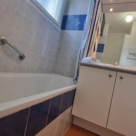 Magnifique Maison Familiale Au Mas Des Vignes F4 Tres Bien Equipee Dans De Privee Ideale Jusqu'a 8pers Terrasse, Clim, Grande Piscine D'ete Et Piscine Chauffee L'hiver Parking Privatif Gratuit