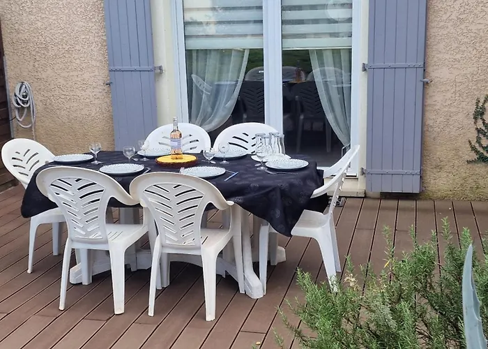Magnifique Maison Familiale Au Mas Des Vignes F4 Tres Bien Equipee Dans De Privee Ideale Jusqu'a 8pers Terrasse, Clim, Grande Piscine D'ete Et Piscine Chauffee L'hiver Parking Privatif Gratuit Dom wakacyjny
