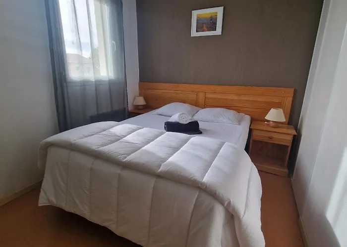 Dom wakacyjny Magnifique Maison Familiale Au Mas Des Vignes F4 Tres Bien Equipee Dans De Privee Ideale Jusqu'a 8pers Terrasse, Clim, Grande Piscine D'ete Et Piscine Chauffee L'hiver Parking Privatif Gratuit *