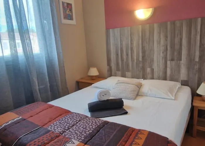 Magnifique Maison Familiale Au Mas Des Vignes F4 Tres Bien Equipee Dans De Privee Ideale Jusqu'a 8pers Terrasse, Clim, Grande Piscine D'ete Et Piscine Chauffee L'hiver Parking Privatif Gratuit Dom wakacyjny *