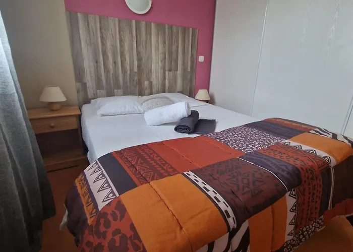 Dom wakacyjny Magnifique Maison Familiale Au Mas Des Vignes F4 Tres Bien Equipee Dans De Privee Ideale Jusqu'a 8pers Terrasse, Clim, Grande Piscine D'ete Et Piscine Chauffee L'hiver Parking Privatif Gratuit Calvisson