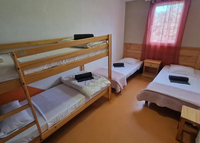 Magnifique Maison Familiale Au Mas Des Vignes F4 Très Bien équipée 8pers Terrasse, Clim, Grande Piscine D'été Et Piscine Chauffée L'hiver Parking Gratuit * Calvisson