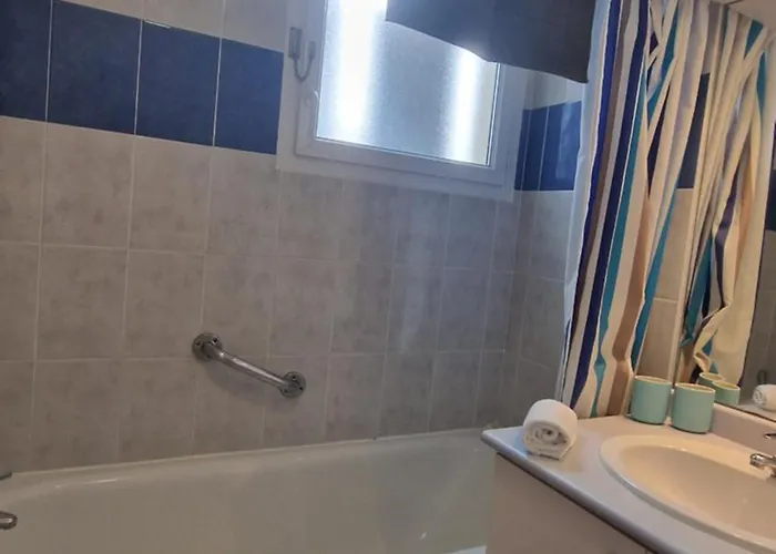 Magnifique Maison Familiale Au Mas Des Vignes F4 Tres Bien Equipee Dans De Privee Ideale Jusqu'a 8pers Terrasse, Clim, Grande Piscine D'ete Et Piscine Chauffee L'hiver Parking Privatif Gratuit *