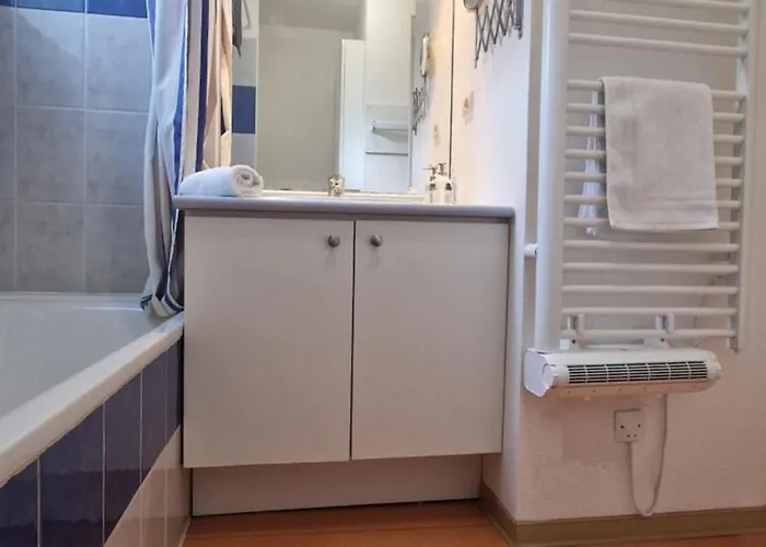 Magnifique Maison Familiale Au Mas Des Vignes F4 Tres Bien Equipee Dans De Privee Ideale Jusqu'a 8pers Terrasse, Clim, Grande Piscine D'ete Et Piscine Chauffee L'hiver Parking Privatif Gratuit Calvisson