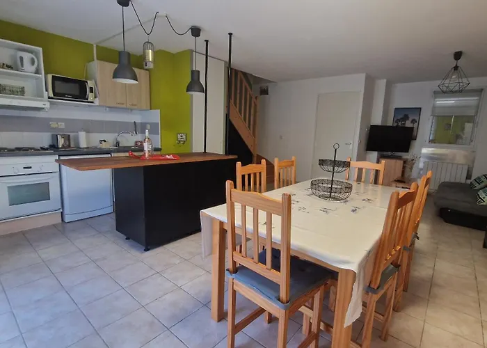 Casa vacanze Magnifique Maison Familiale Au Mas Des Vignes F4 Très Bien équipée 8pers Terrasse, Clim, Grande Piscine D'été Et Piscine Chauffée L'hiver Parking Gratuit *