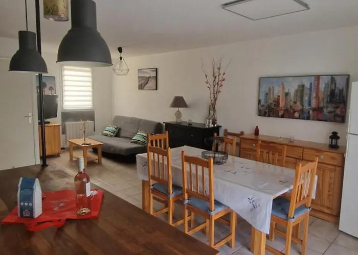 Magnifique Maison Familiale Au Mas Des Vignes F4 Tres Bien Equipee Dans De Privee Ideale Jusqu'a 8pers Terrasse, Clim, Grande Piscine D'ete Et Piscine Chauffee L'hiver Parking Privatif Gratuit Dom wakacyjny Calvisson