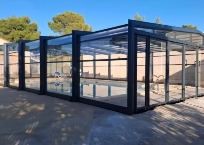 Magnifique Maison Familiale Au Mas Des Vignes F4 Tres Bien Equipee Dans De Privee Ideale Jusqu'a 8pers Terrasse, Clim, Grande Piscine D'ete Et Piscine Chauffee L'hiver Parking Privatif Gratuit * Calvisson