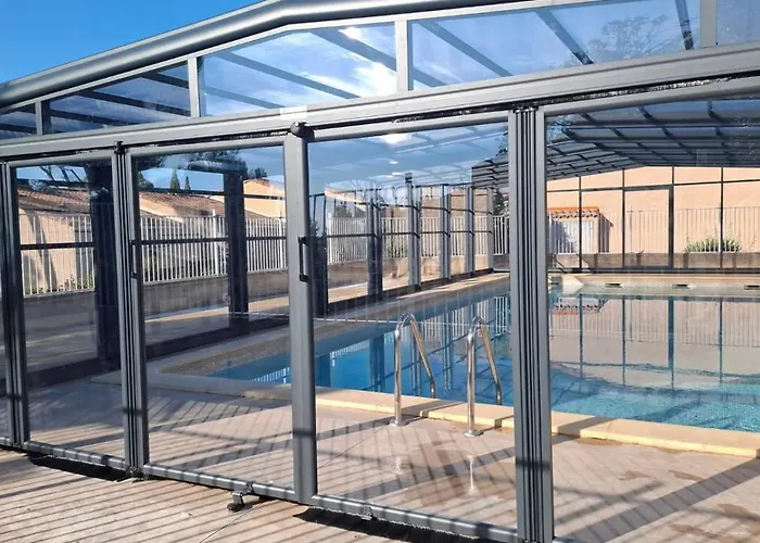 Dom wakacyjny Magnifique Maison Familiale Au Mas Des Vignes F4 Tres Bien Equipee Dans De Privee Ideale Jusqu'a 8pers Terrasse, Clim, Grande Piscine D'ete Et Piscine Chauffee L'hiver Parking Privatif Gratuit